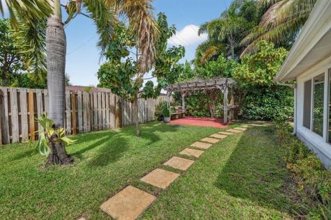 4781 NE 4th Avenue Oakland Park FL 33334