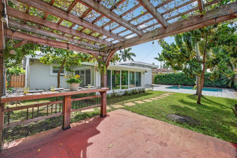 4781 NE 4th Avenue Oakland Park FL 33334