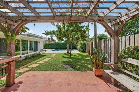4781 NE 4th Avenue Oakland Park FL 33334
