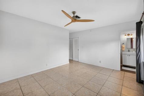 4781 NE 4th Avenue Oakland Park FL 33334