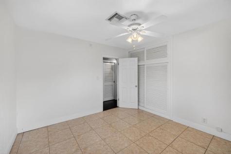 4781 NE 4th Avenue Oakland Park FL 33334