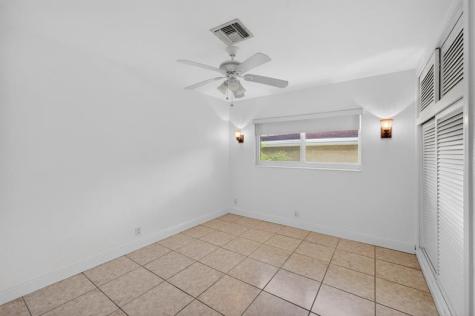 4781 NE 4th Avenue Oakland Park FL 33334
