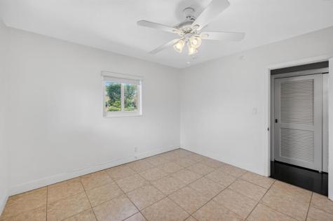 4781 NE 4th Avenue Oakland Park FL 33334