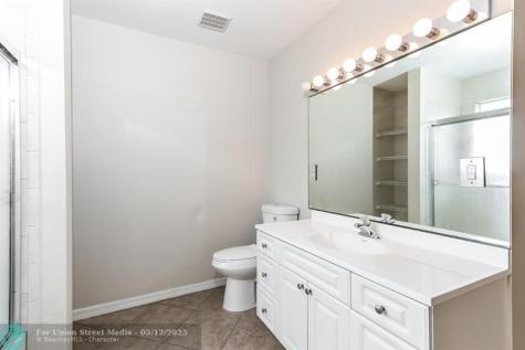 2095 SE Joyner Circle Port St Lucie FL 34952
