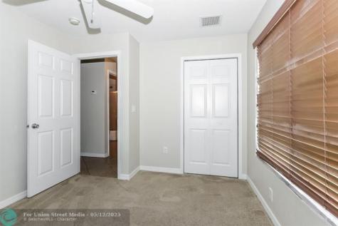 2095 SE Joyner Circle Port St Lucie FL 34952