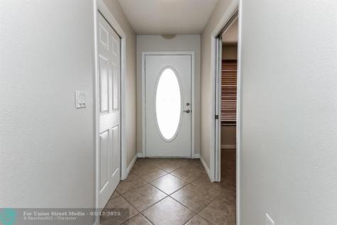 2095 SE Joyner Circle Port St Lucie FL 34952