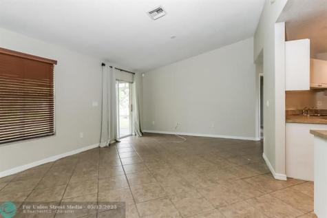 2095 SE Joyner Circle Port St Lucie FL 34952