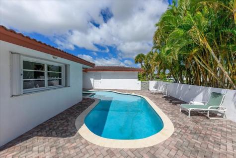 200 SE 11th Street Pompano Beach FL 33060