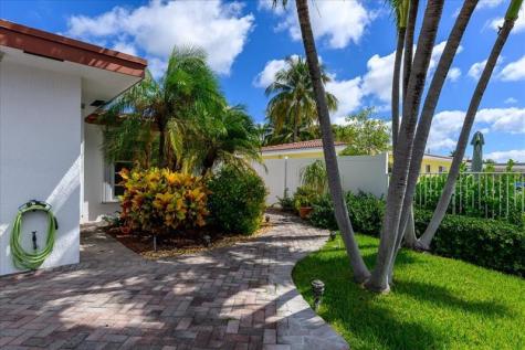 200 SE 11th Street Pompano Beach FL 33060
