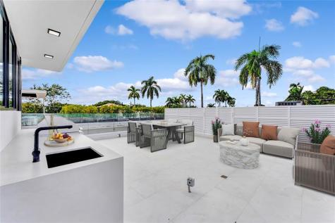 2130 S Miami Avenue Miami FL 33129