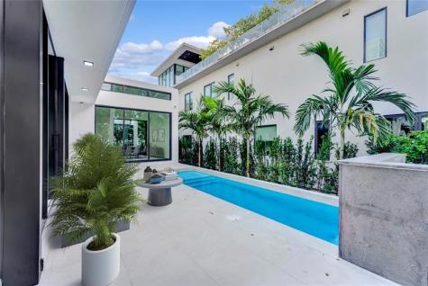 2130 S Miami Avenue Miami FL 33129