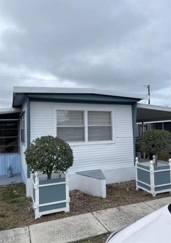 10885 SE Federal Highway 96 Hobe Sound FL 33455
