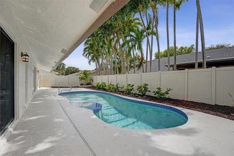 10220 NW 25th Street Pembroke Pines FL 33026