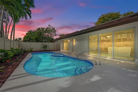 10220 NW 25th Street Pembroke Pines FL 33026