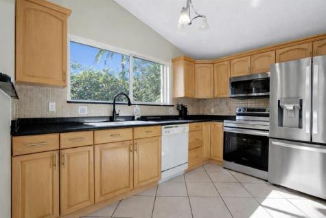 1244 SW Bellevue Avenue Port St Lucie FL 34953