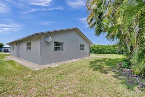 9516 NW 80th Court Tamarac FL 33321