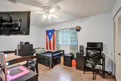 9516 NW 80th Court Tamarac FL 33321
