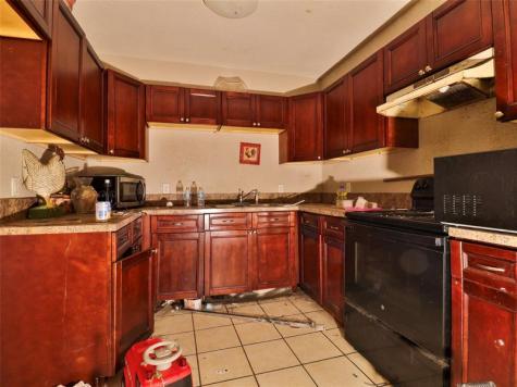 2540 SW 5th Street Fort Lauderdale FL 33312