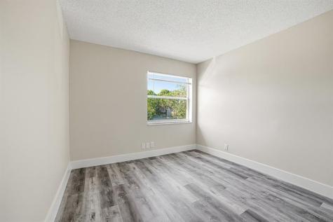 7903 SW 9th Street North Lauderdale FL 33068