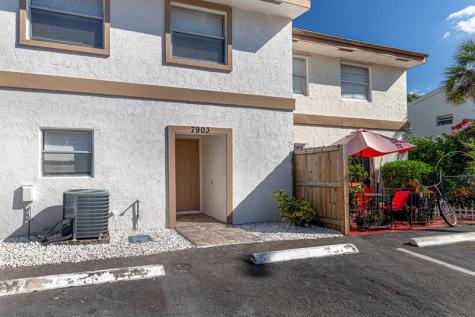7903 SW 9th Street North Lauderdale FL 33068