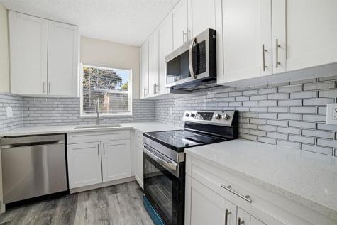 7903 SW 9th Street North Lauderdale FL 33068