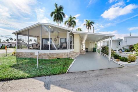 8600 SW 16th Place Davie FL 33324