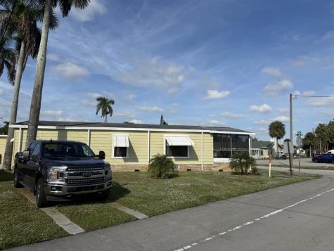 8600 SW 16th Place Davie FL 33324