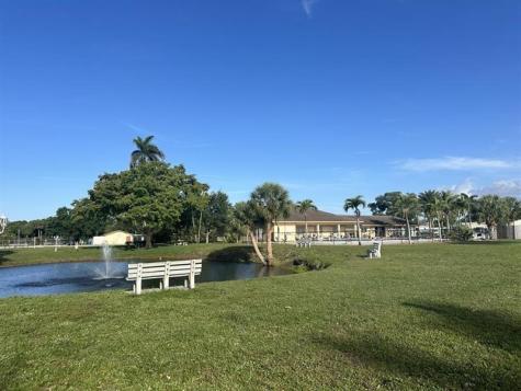8600 SW 16th Place Davie FL 33324