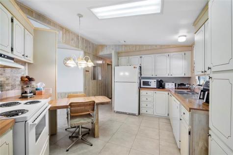 8600 SW 16th Place Davie FL 33324