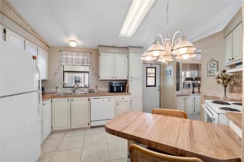8600 SW 16th Place Davie FL 33324