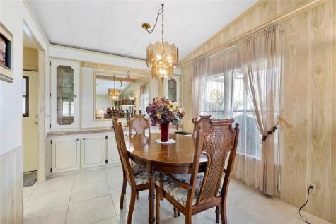 8600 SW 16th Place Davie FL 33324
