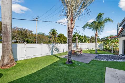 2601 NE 8th Court Pompano Beach FL 33062