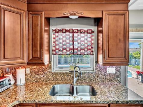 5180 SW 13th Street Plantation FL 33317