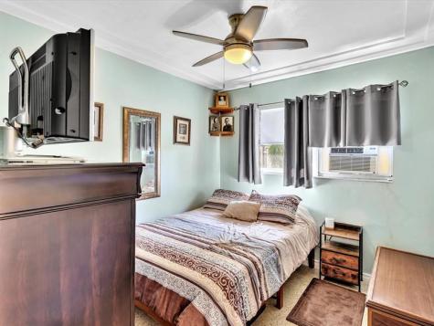 5180 SW 13th Street Plantation FL 33317