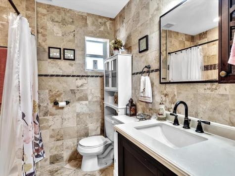 5180 SW 13th Street Plantation FL 33317
