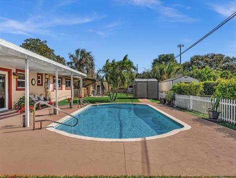 5180 SW 13th Street Plantation FL 33317