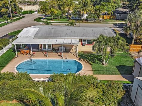 5180 SW 13th Street Plantation FL 33317