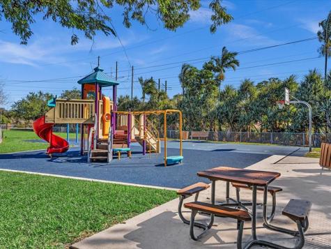 5180 SW 13th Street Plantation FL 33317