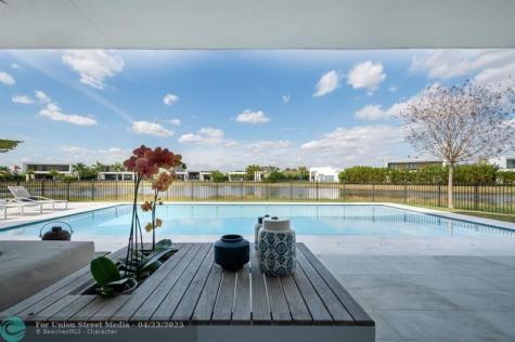 16553 Botaniko Drive Weston FL 33326
