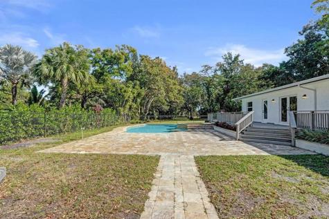216 Bayberry Drive Plantation FL 33317
