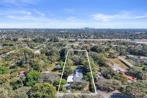 216 Bayberry Drive Plantation FL 33317