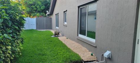 12555 SW 7th Place Davie FL 33325