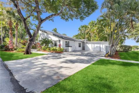 4701 NW 1st Place Deerfield Beach FL 33442