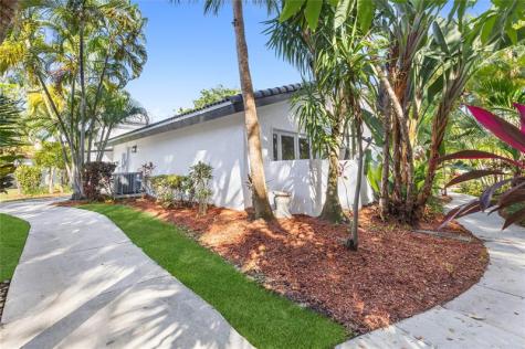 4701 NW 1st Place Deerfield Beach FL 33442