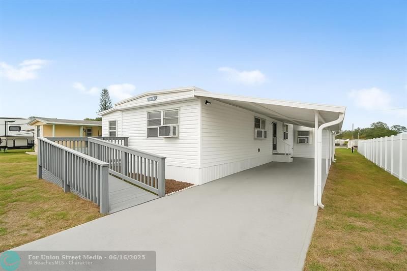 7897 SE Swan Avenue Hobe Sound FL 33455