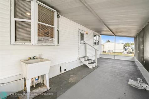 7897 SE Swan Avenue Hobe Sound FL 33455