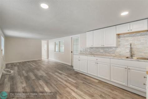 7897 SE Swan Avenue Hobe Sound FL 33455