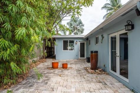 818 N 12th Avenue Hollywood FL 33019