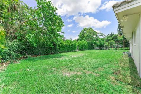 2757 NW 83rd Terrace Coral Springs FL 33065