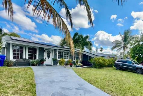 1530 SW 68th Avenue North Lauderdale FL 33068